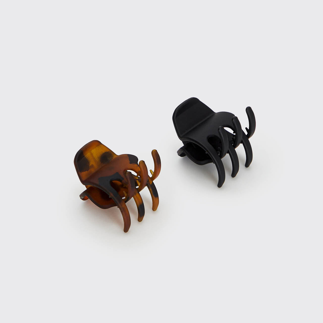 kitsch-black-tort-haarspangen-2er-set-medium image 4