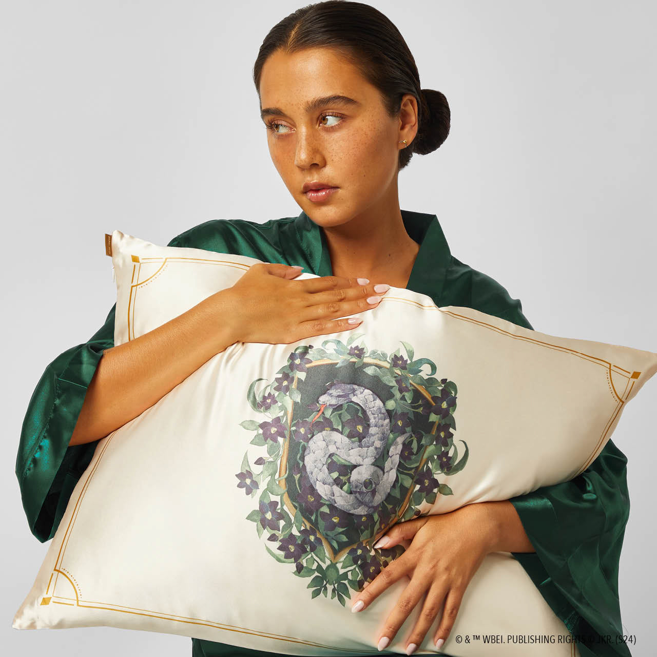 kitsch-x-harry-potter-satin-kopfkissenbezug-slytherin-einzelpack image 6