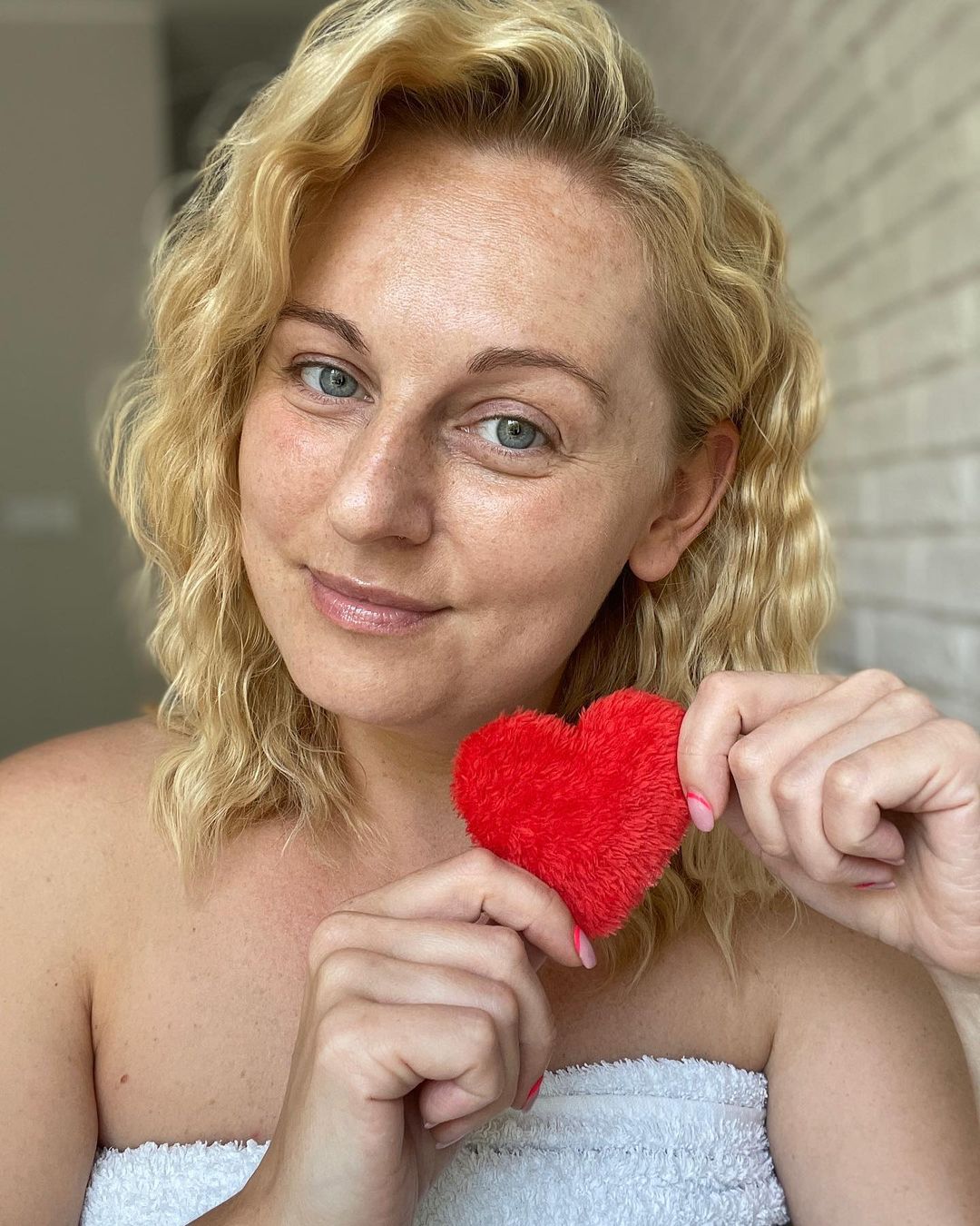 glov-heart-pads-wiederverwendbare-abschminkpads-in-herzform image 3