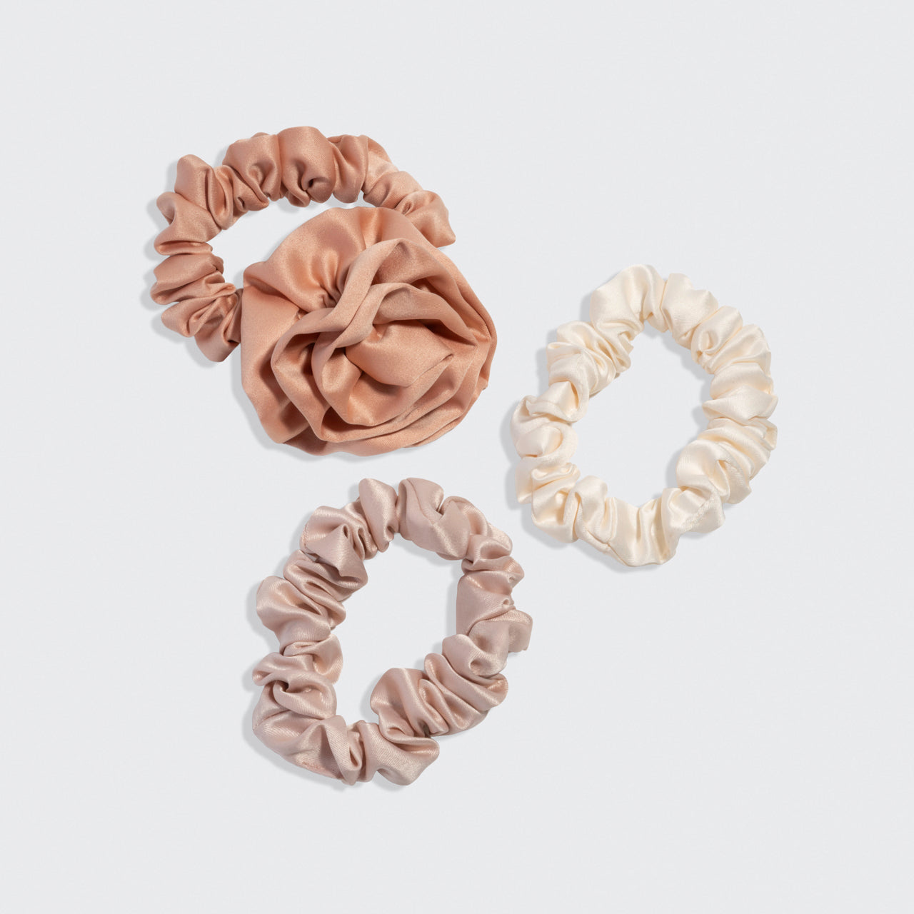 kitsch-terracotta-rosette-ruched-satin-scrunchies-haargummi image 6
