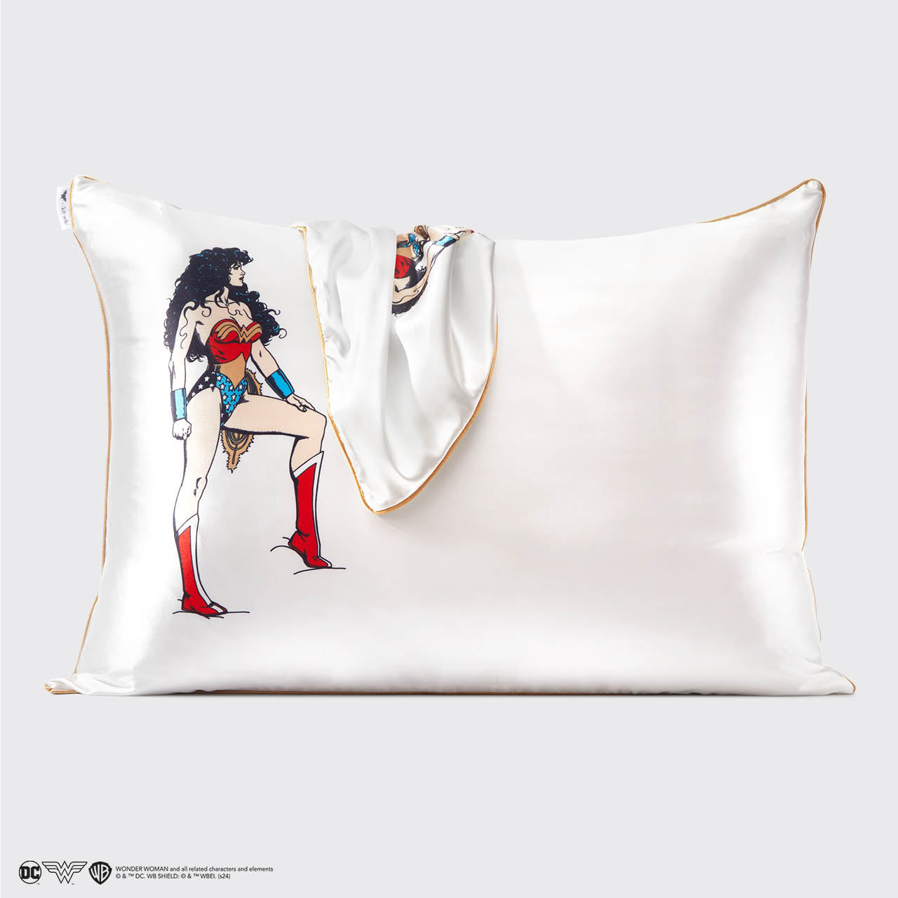 kitsch-x-wonder-woman-satin-kopfkissenbezug-believe-in-wonder-queen-standard-26x image 5