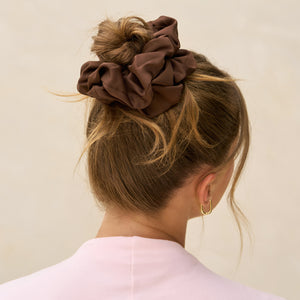 kitsch-black-chocolate-oversized-scrunchies-xxl-haargummis-2er-set image 7