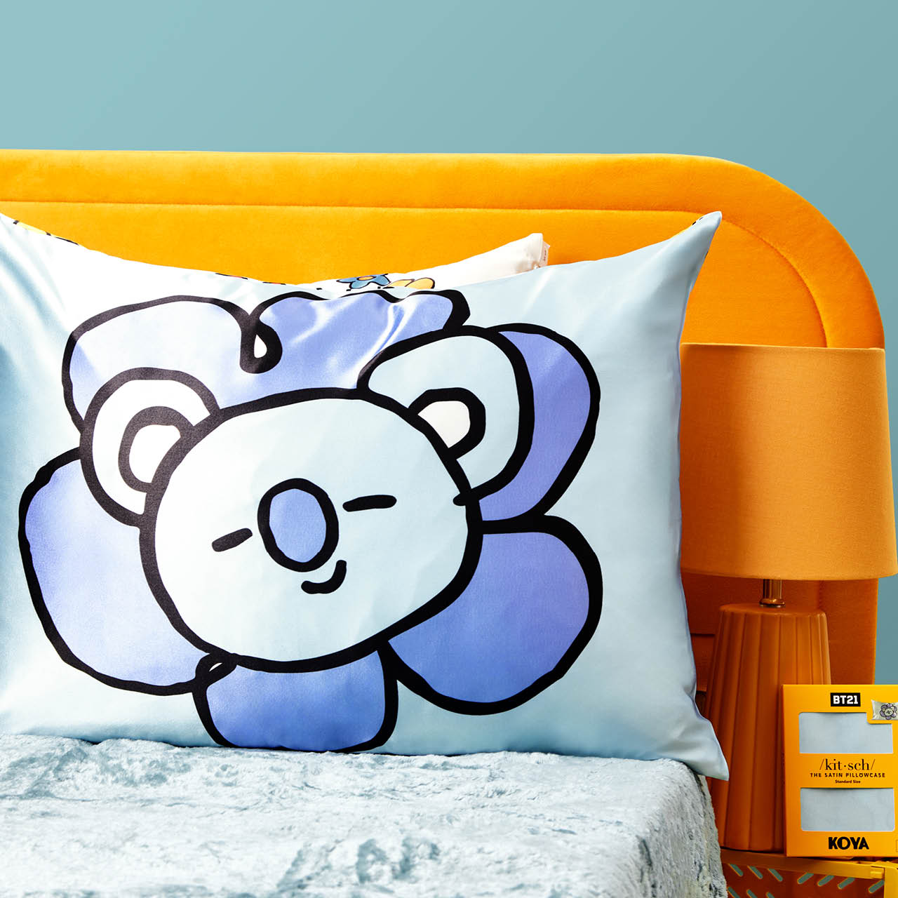 kitsch-x-bt21-satin-kopfkissenbezug-koya-king image 4