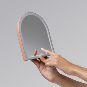 kitsch-terracotta-arch-desk-mirror-led-schminkspiegel image 3