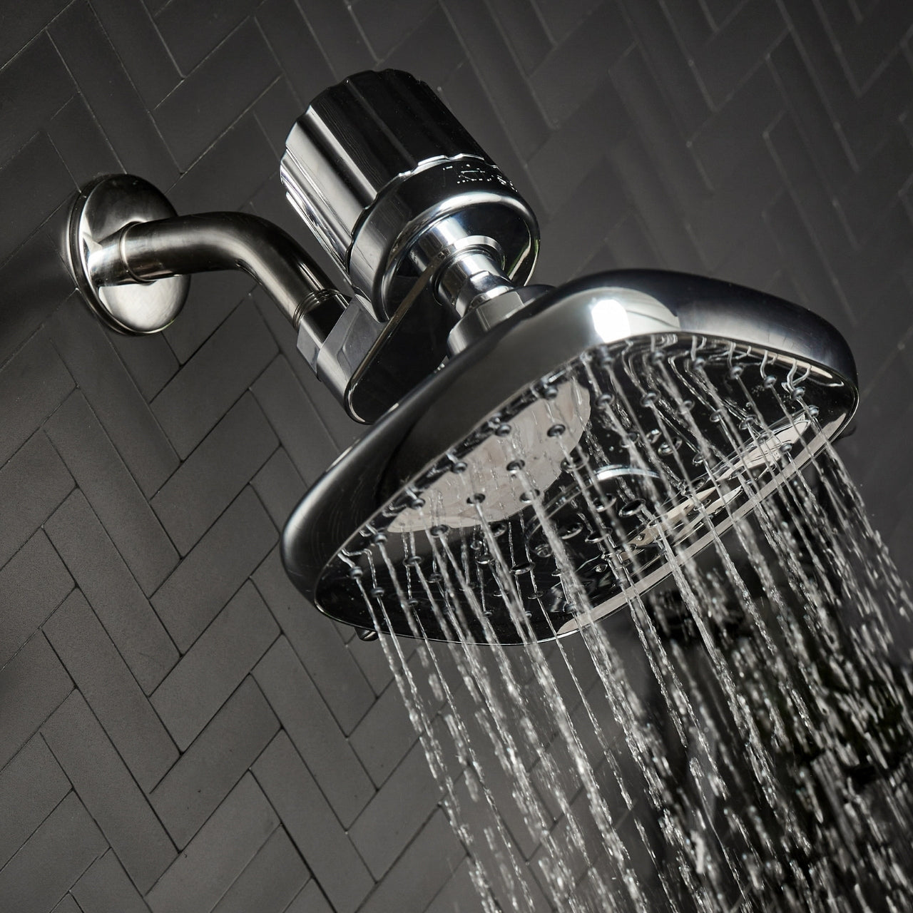 kitsch-shower-filter-shampoo-conditioner-4tlg-set-chrome image 6