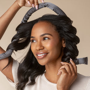 kitsch-charcoal-satin-heatless-curling-set-lockenband-34-inch image 3