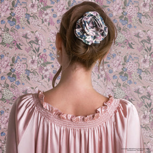 bridgerton-x-kitsch-satin-rosette-medium-flat-cloud-clip-wisteria image 8