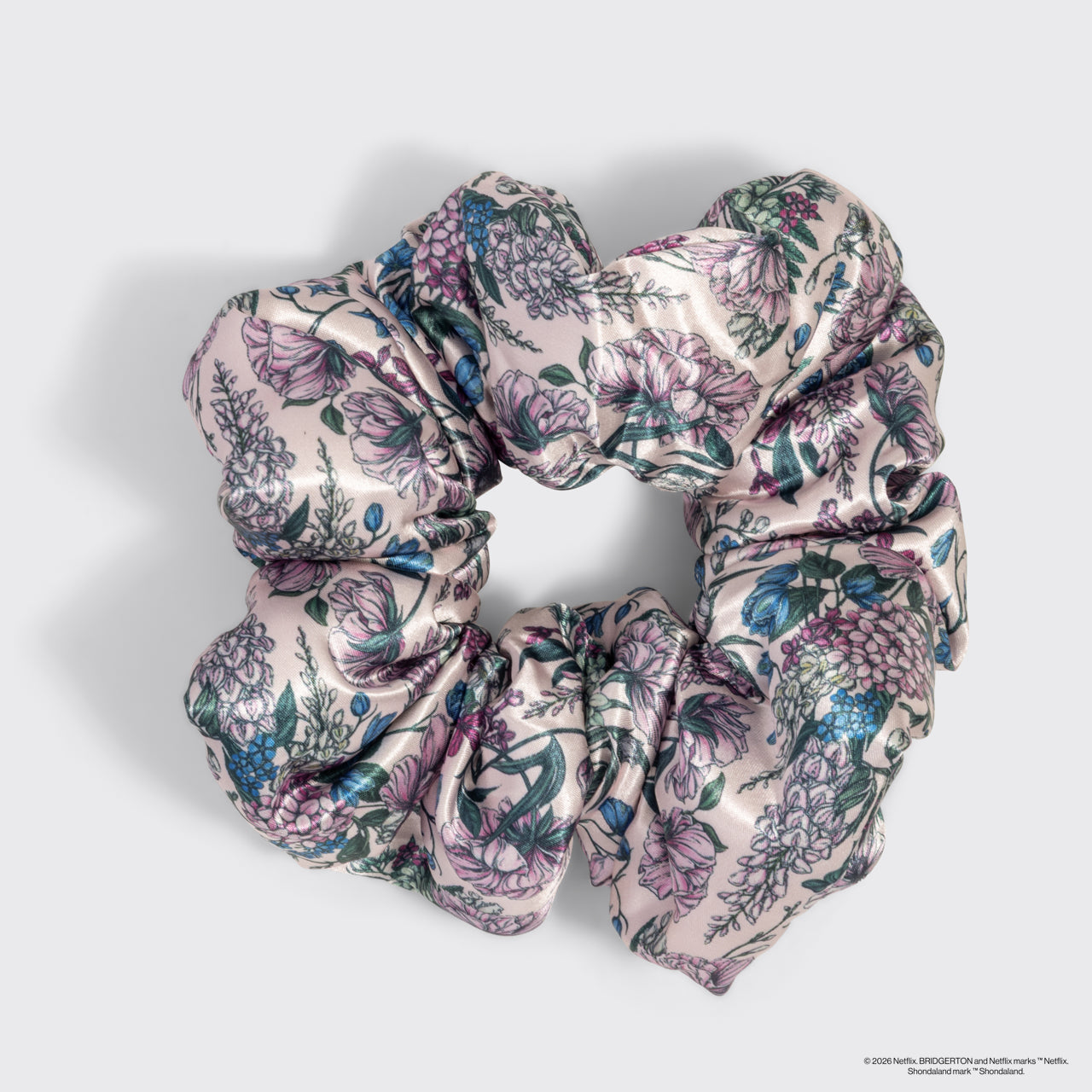 bridgerton-x-kitsch-satin-pillow-scrunchies-toile-in-bloom-2er-set image 6