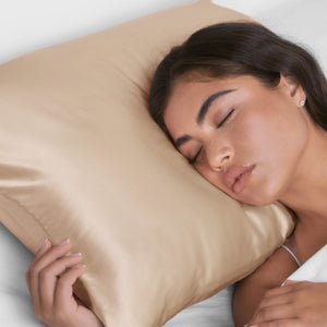 kitsch-satin-pillowcase-champagne-queen-66x48-cm-anti-frizz-kissenbezug image 4