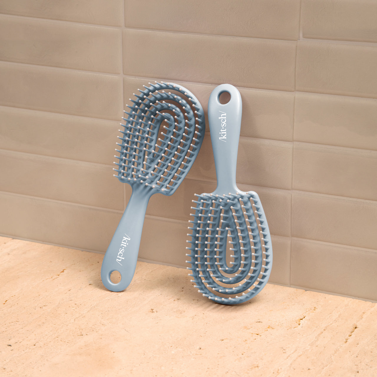 kitsch-haze-blue-detangling-flexi-brush-mini-reise-entwirrb-rste image 3