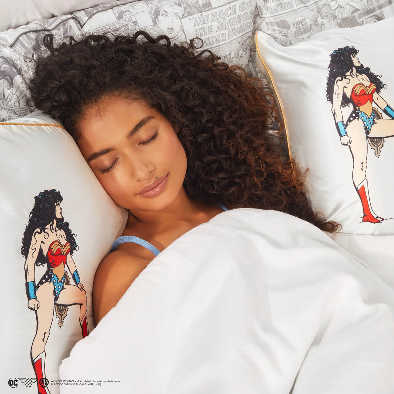 kitsch-x-wonder-woman-satin-kopfkissenbezug-believe-in-wonder-queen-standard-26x image 3