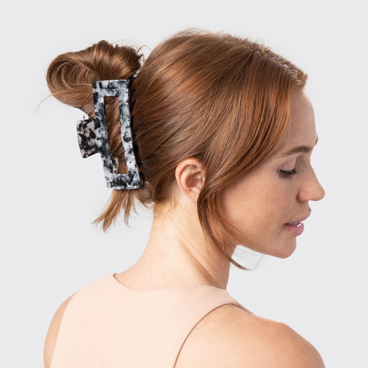 kitsch-black-marble-jumbo-claw-clip-haarklammer image 5