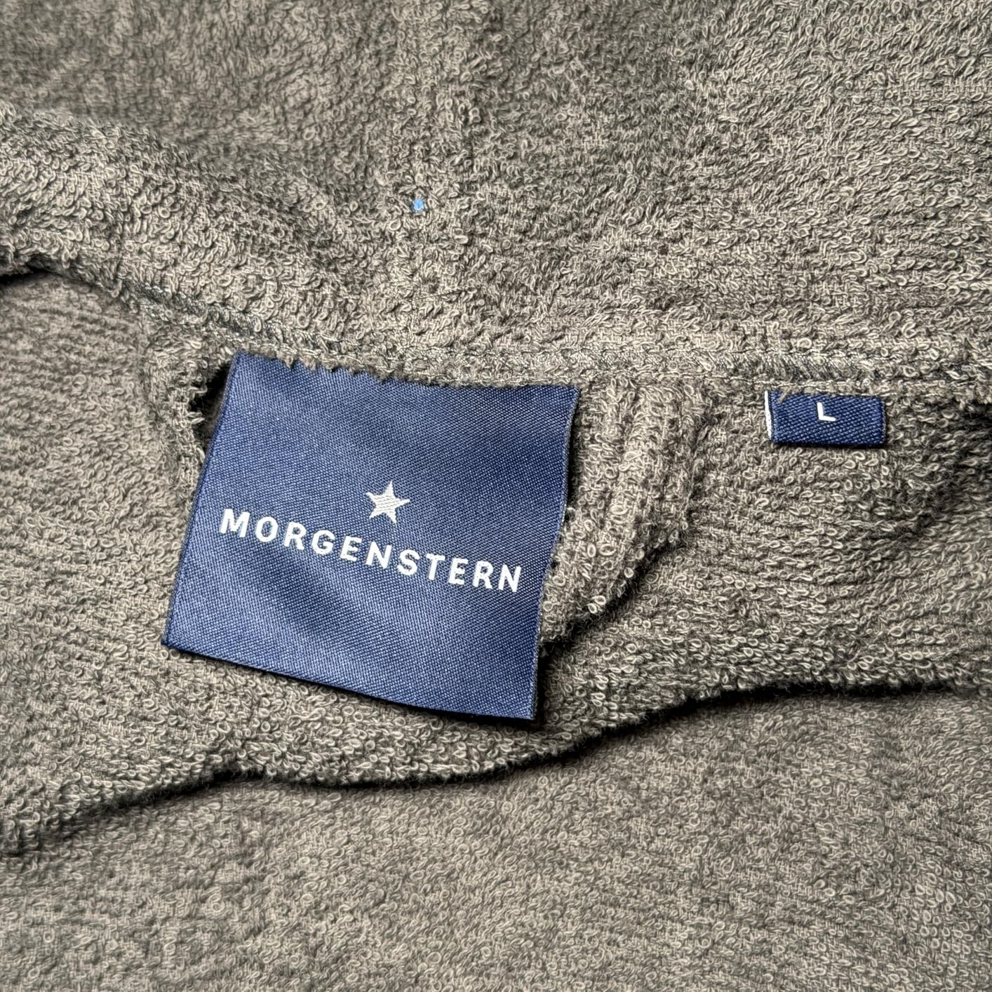 Leicht, praktisch, bequem – jeden Tag im Einsatz nach Dusche und Sport, trocknet blitzschnell und sitzt locker ohne zu drücken.