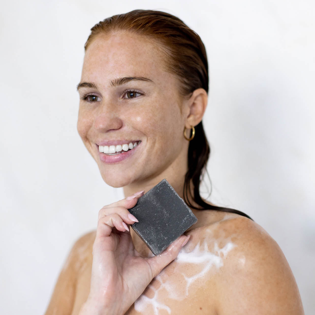 kitsch-charcoal-detoxifying-solid-body-wash-feste-detox-k-rperseife image 6