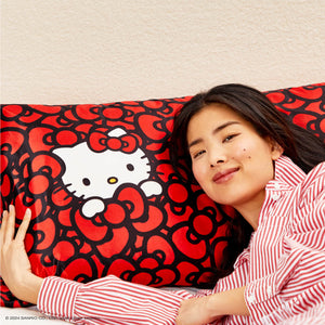 kitsch-x-hello-kitty-satin-kopfkissenbezug-kitty-bathes-in-a-sea-of-bows-standar image 3