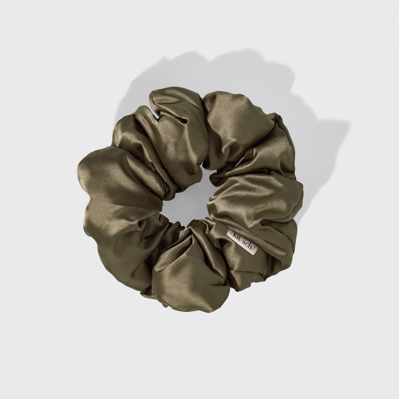 kitsch-black-satin-pillow-scrunchies-4er-set-satin-haargummis image 4