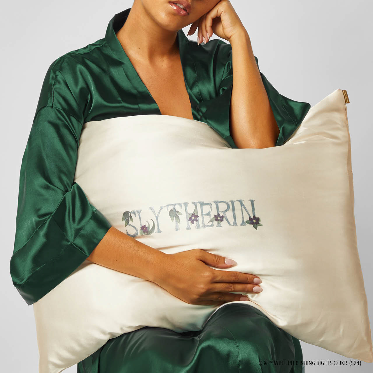 kitsch-x-harry-potter-satin-kopfkissenbezug-slytherin-einzelpack image 5
