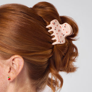 kitsch-cherry-print-cloud-claw-clip-medium-haarklammer image 2