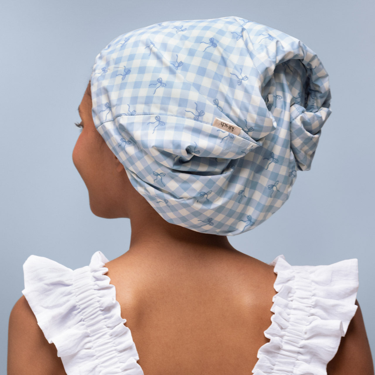 kitsch-gingham-blue-satin-lined-flexi-shower-cap-extra-weite-duschhaube image 5
