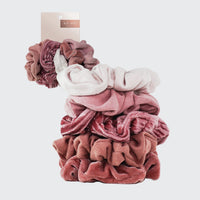 kitsch-x-elf-scrunchies-2er-set-samt-kunstfell-haargummis image 2