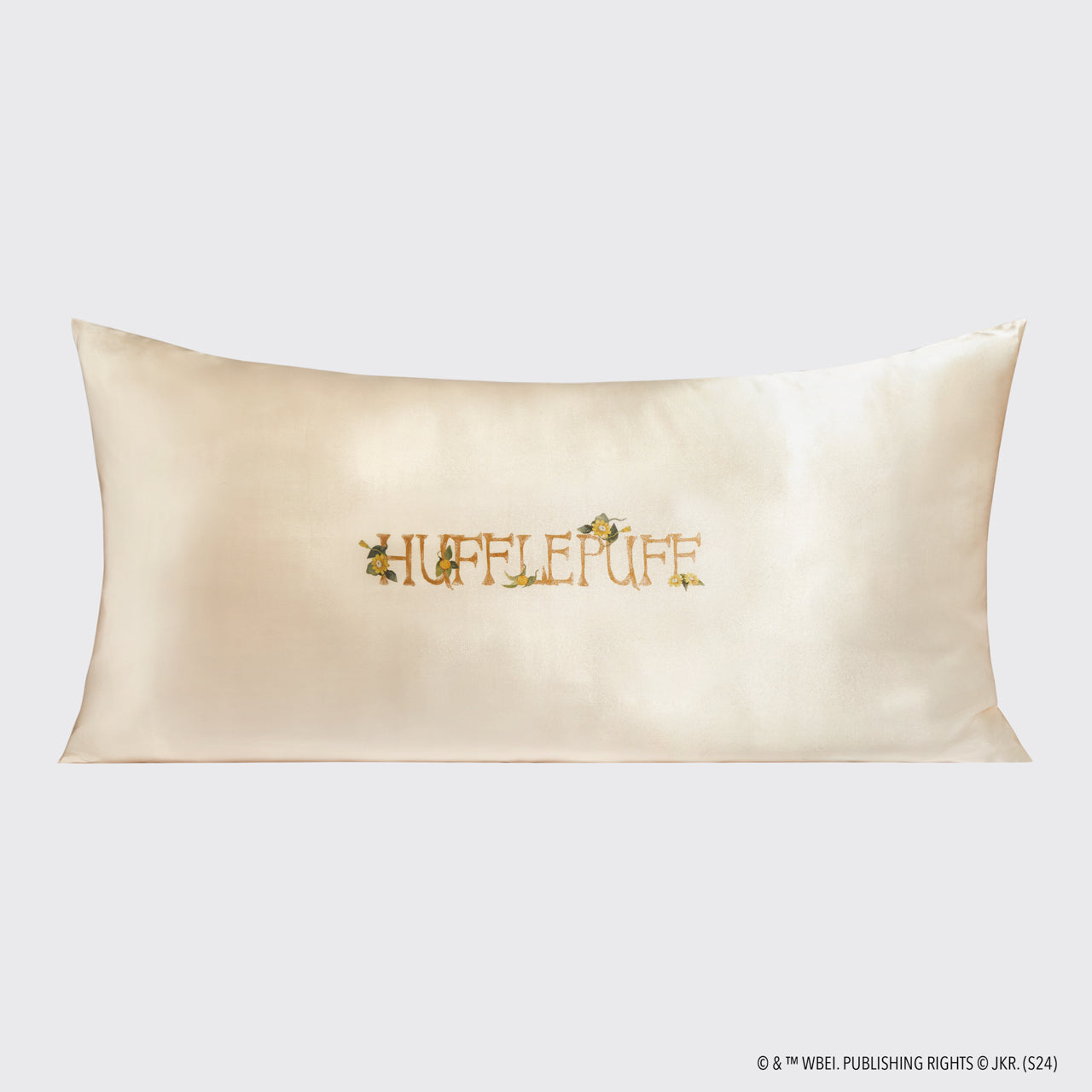 kitsch-x-harry-potter-satin-kissenbezug-hufflepuff-king image 3