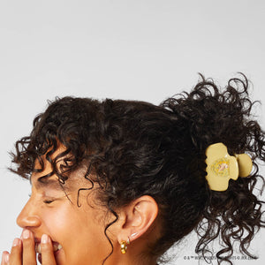kitsch-x-harry-potter-cloud-claw-clip-haarklammer-hufflepuff image 8