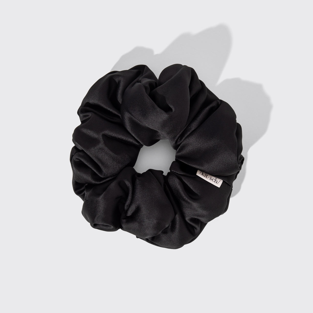 kitsch-black-satin-pillow-scrunchies-4er-set-satin-haargummis image 5