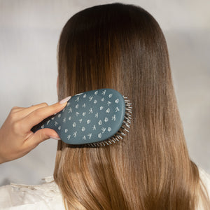 kitsch-coastal-blue-print-smooth-polish-brush-haarb-rste image 4