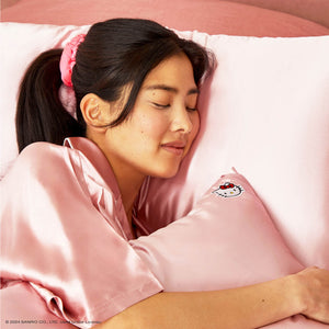 kitsch-x-hello-kitty-satin-kopfkissenbezug-pink-hello-kitty-face-queen-standard image 3