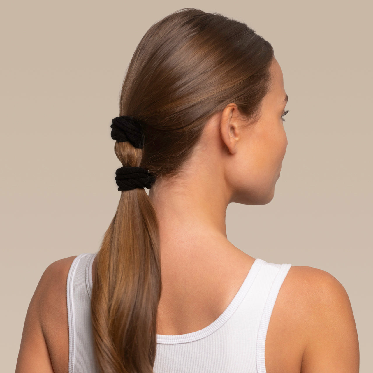 kitsch-black-petal-haargummis-bl-ten-design-in-schwarz image 3