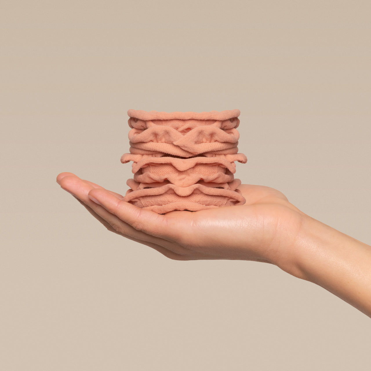 kitsch-blush-petal-haargummis-bl-tenform image 6