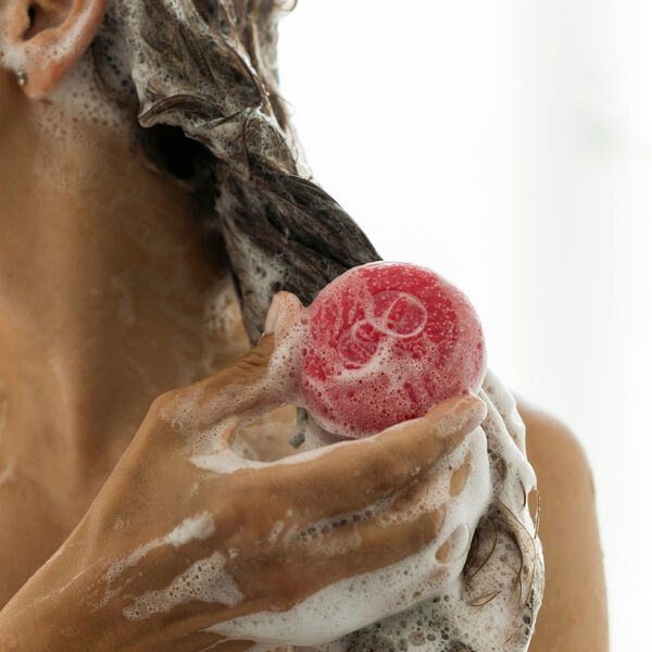 glov-soap-for-globe-himbeer-shampoo-ultra-n-hrendes-festes-shampoo image 2