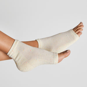 kitsch-moisturizing-spa-socks-feuchtigkeits-socken-mit-gel-futter image 5