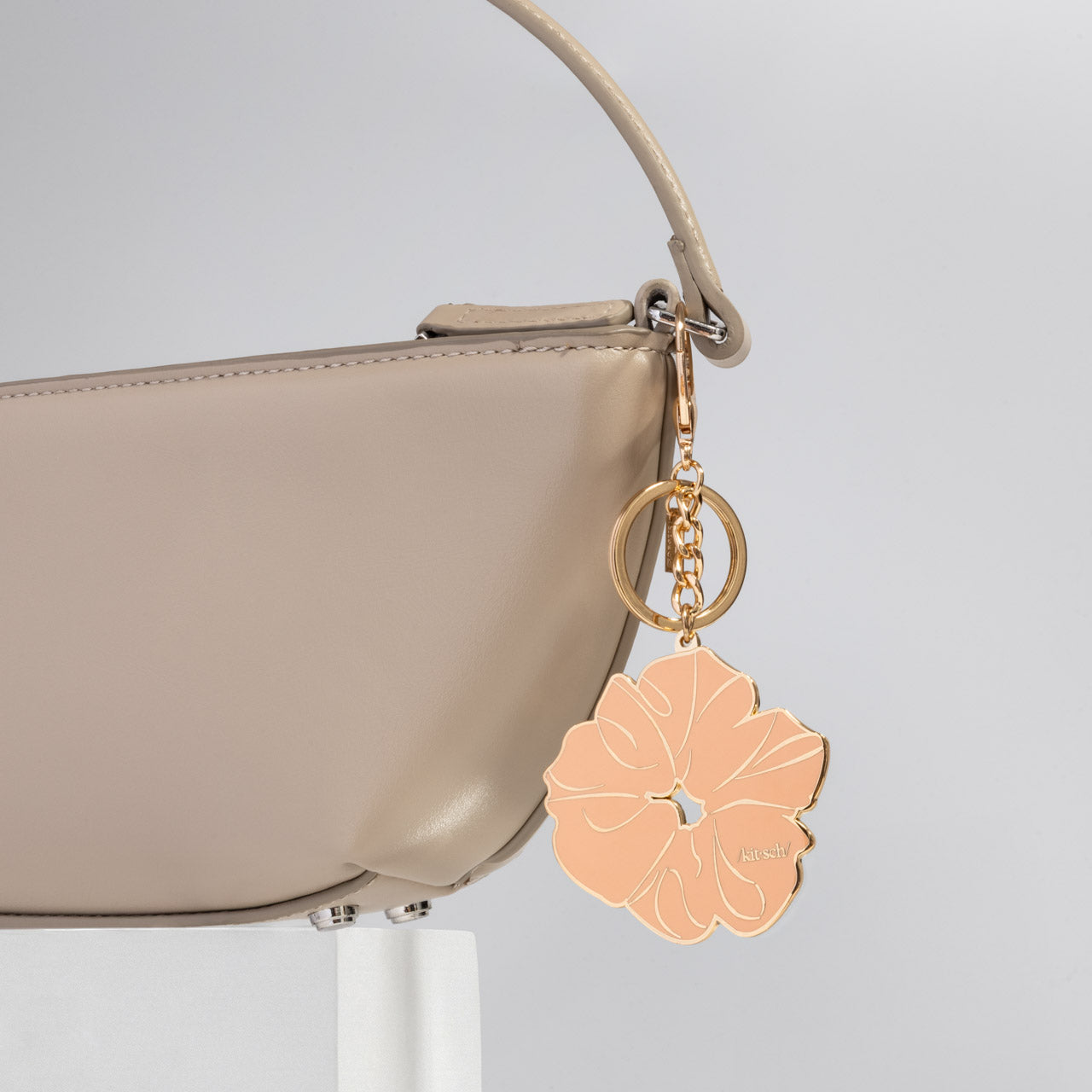kitsch-terracotta-scrunchie-metall-emaille-schl-sselanh-nger image 5