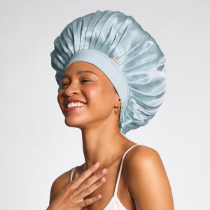 kitsch-haze-blue-oversized-satin-bonnet-bergr-en-satin-haubenkappe image 6