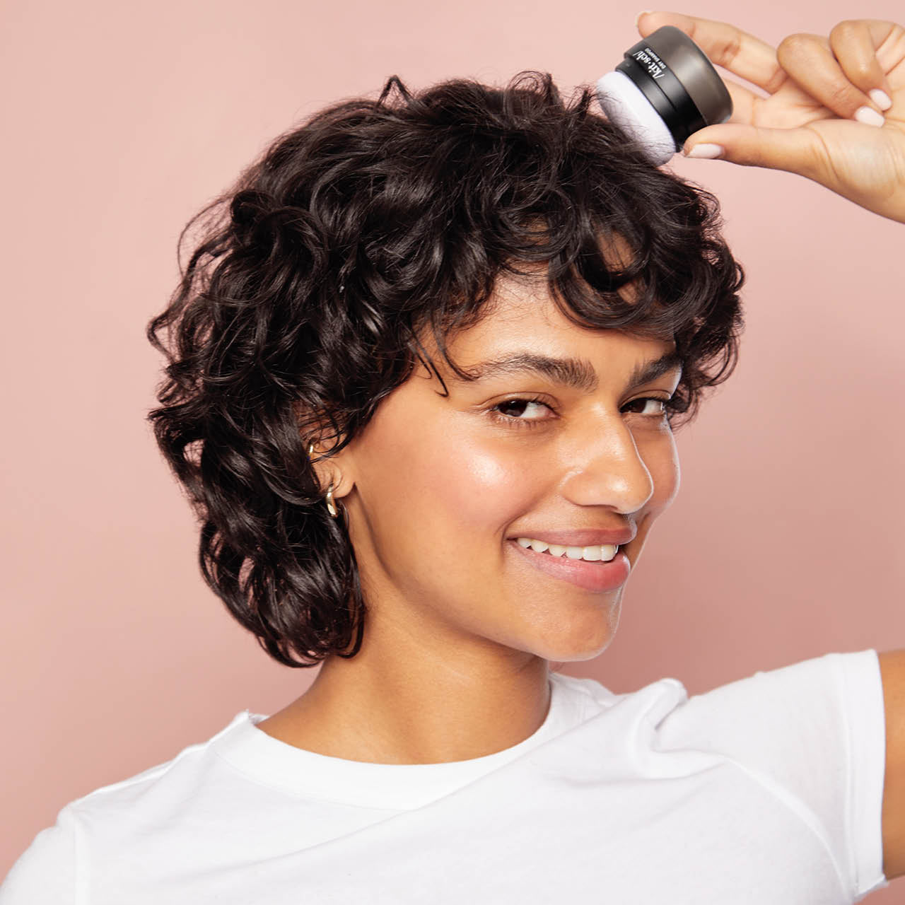 kitsch-dark-volumizing-rice-protein-trockenshampoo-mit-puderquaste image 5
